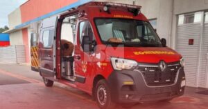 Maricá: Colisão entre carro e moto deixa homem ferido no Flamengo