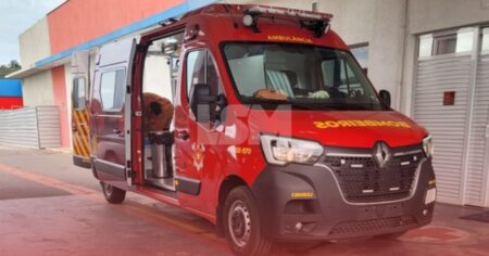 Maricá: Colisão entre carro e moto deixa homem ferido no Flamengo