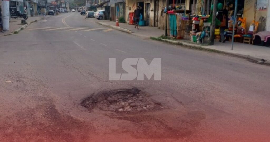 Moradores denunciam buraco na Avenida Carlos Marighella, em Inoã