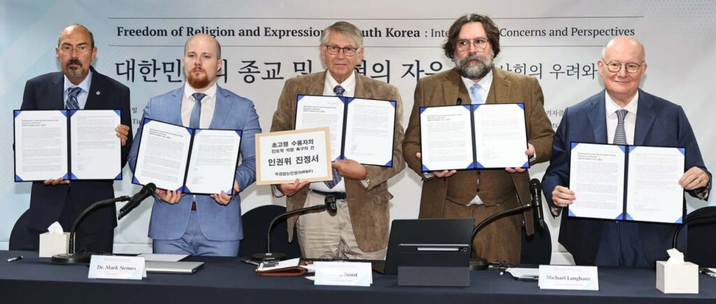 Organizações internacionais de direitos humanos expressam preocupação com a liberdade de religião e de expressão na Coreia do Sul