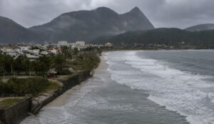 Niterói: Marinha alerta para ressaca com ondas de até 2,5 metros a partir desta segunda