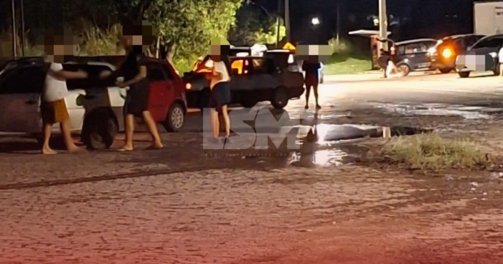 Buraco na RJ-114 causa transtornos e cerca de 10 carros têm pneus furados em Ubatiba