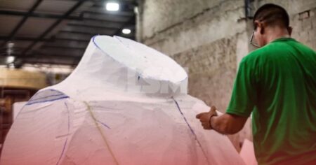 União de Maricá e PUC-Rio oferecem curso gratuito para formação de escultores de Carnaval