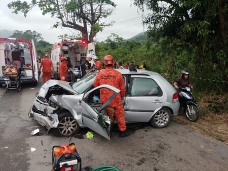 RJ-106: Vítima fatal de acidente entre dois carros é identificada em Maricá
