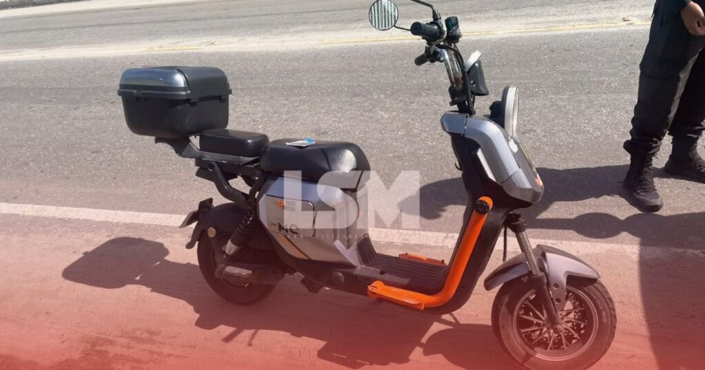 Acidente entre carro e moto elétrica deixa mãe e filha feridas em Itaipuaçu