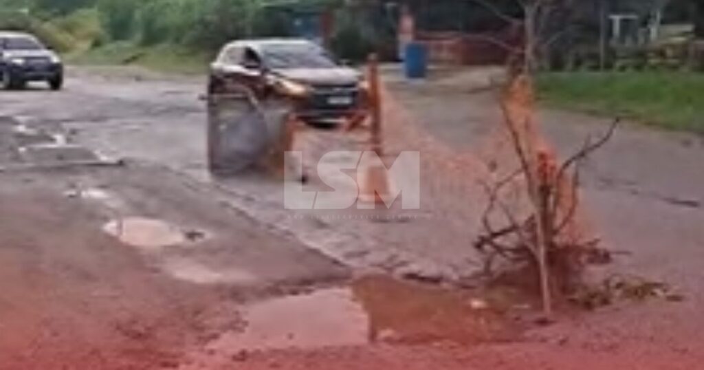 RJ-106: Buracos, vazamentos de água e falta de iluminação preocupam motoristas e moradores em Maricá