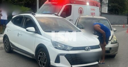 Acidente entre dois carros deixa uma pessoa ferida na Avenida Carlos Marighella, em Inoã